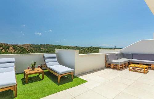 Apartamento con terraza, piscina y parking - Foto 30