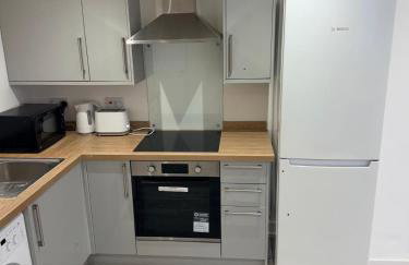 Epsom High Street Apartment 6 - Photo 7