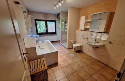 Beautiful House with a huge Garden - Foto 8