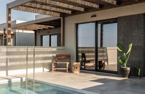 AKU Suites with private pools - Photo 1