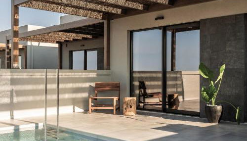 AKU Suites with private pools - Photo 1