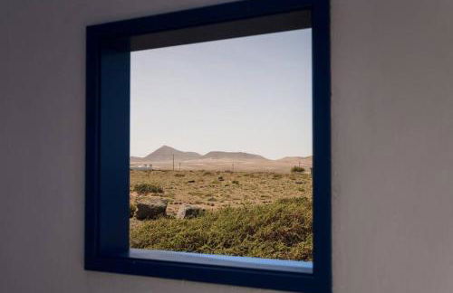 Casa Charcón Alto, en primera línea de mar - Best Villas Lanzarote - Photo 8