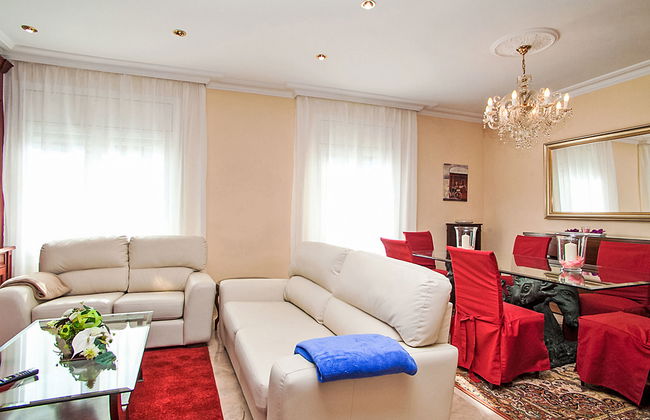 3 bedroom Apartment in Barcelona - Photo 1