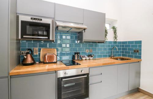 The Netherend Inn - Pet Friendly Haven - Photo 10