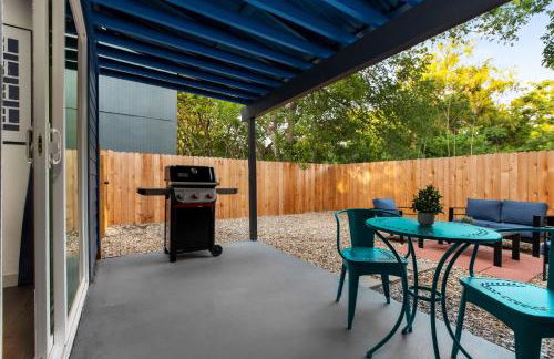 Posh & Serene 2BR w Private Patio - Foto 13