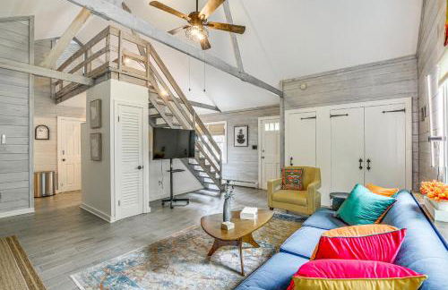 Serene Holmes Cottage Near Lakes and Trails! - Foto 5