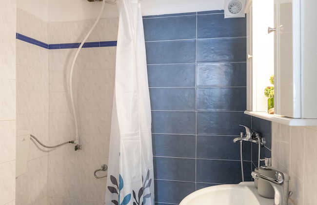 Parikia's Cute Pebble - Photo 20