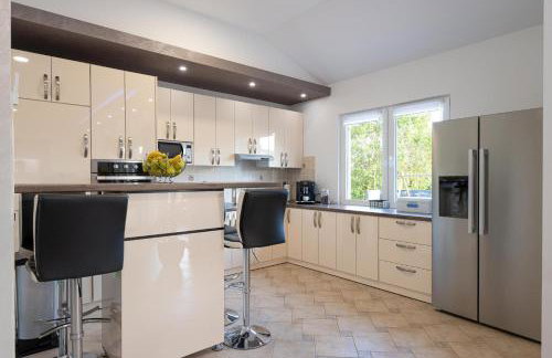 Villa Beauty with heated pool and jacuzzi - Photo 29