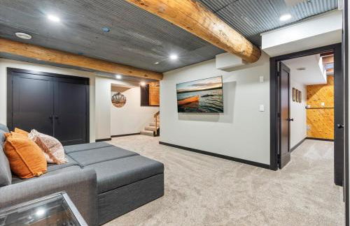 The Log Haus, a newly renovated lakefront cabin close to the trails - Foto 22