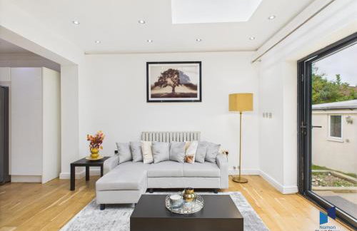 Modern 4BR House, Spacious, Garden, Free Parking - Foto 24