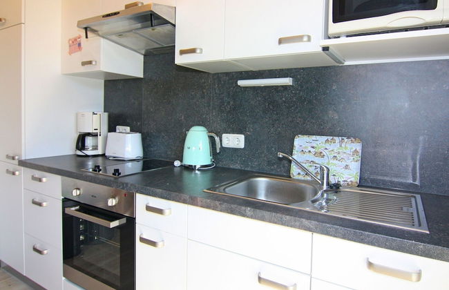 Inviting log House With 2 Terraces and Cozy Fireplace in Damp - Foto 4