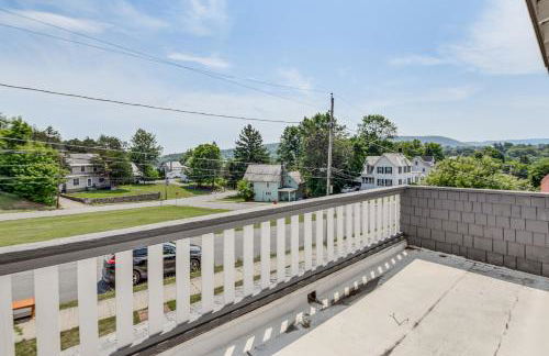 Charming Ticonderoga Home - Walk to Downtown! - Foto 20