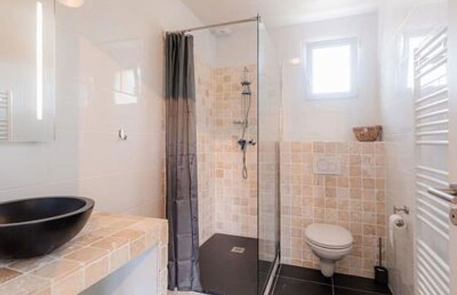 Modern Villa With Large Garden - Foto 11