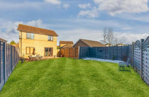 Keaton House - Close to City Centre - Free Parking, Spacious Garden, Fast Wifi and Smart TV by Yoko Property - Foto 21