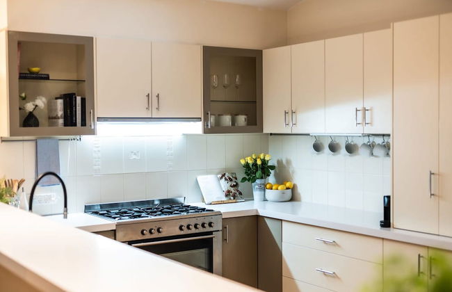 Hamptons Inspired Luxury - Photo 36