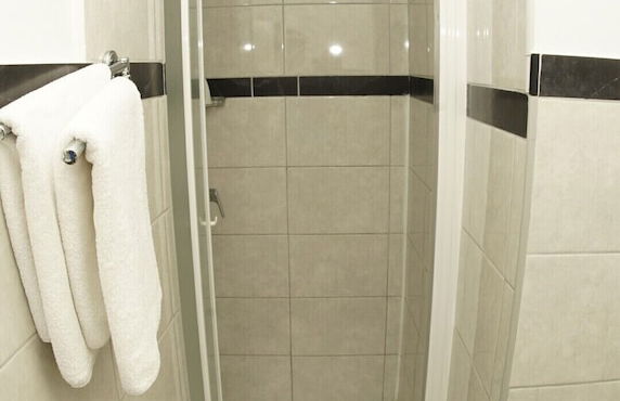 Charming Apartment 3 Sleeps 4 Guests - Photo 15