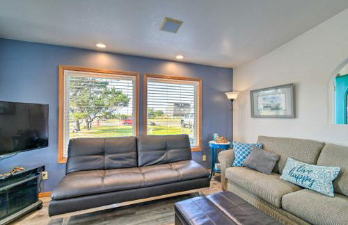 Pet-Friendly Ocean Park Home with Decks and View! - Foto 4