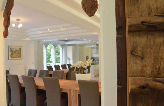 Luxurious Country House - Photo 26