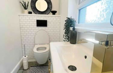 The Baglan Bungalow M4 Access in 1 min - Photo 5