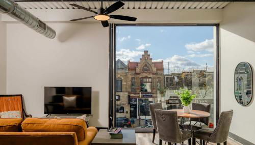 Modern City View 1BR Apartment with Office - free parking - Foto 2