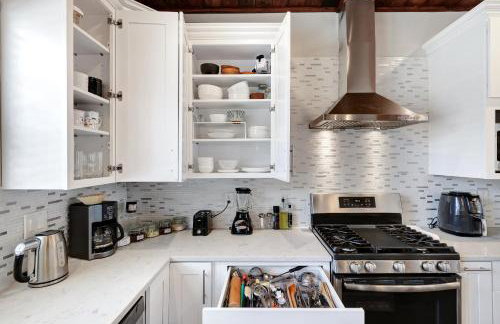 Getaway Near River Walk DT Yard BBQ Pet Games - Foto 15