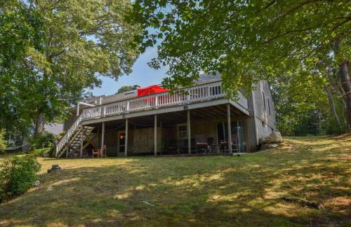 Pond Front Home with Private Dock - Foto 28