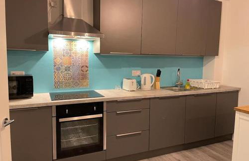 Stunning and Spacious 2bed flat in central Woking - Foto 27