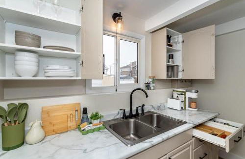 Modern 3BR Getaway-Stylish Ames - Foto 13