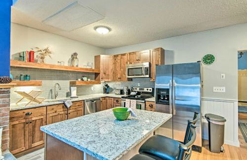 Ski-InandSki-Out Tenney Mountain Condo with Fireplace! - Foto 2