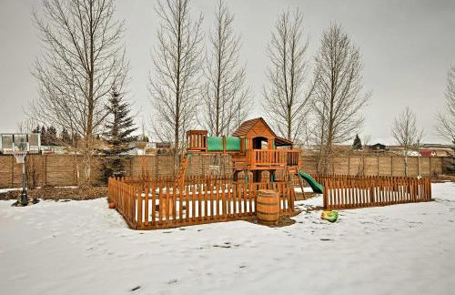 Fish, Hike and Ski Riverfront Granby Cabin! - Foto 34