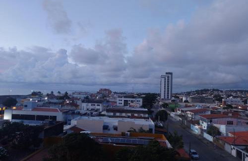 Quarto cama Casal, Vista para o mar, próximo a FMO, Centro Histórico, shopping Patteo - AR CONDICIONADO - Foto 13