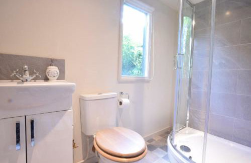 The White House with Studio - Photo 27