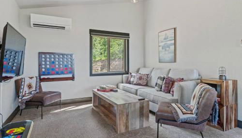 High Mountain Rustic Cabin Hot Tub Game Loft - Foto 5