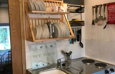 Tiny Cosy Snug - Photo 9