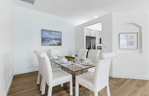 Relax, Play & Unwind in Paradise! Poolside Fun & Resort Vibes - Villa Sail Away - Foto 16