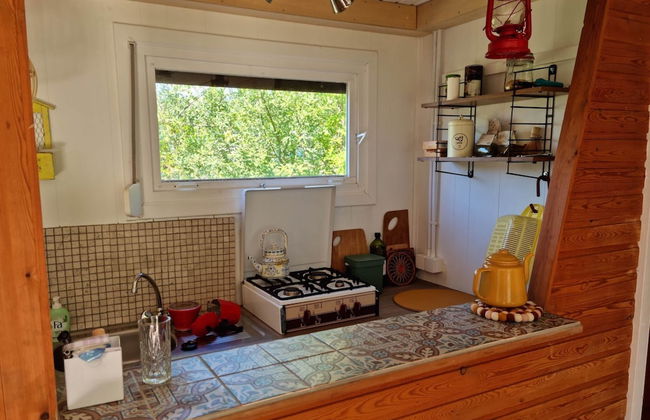 Tranquil Chalet in Geel With Garden - Photo 3