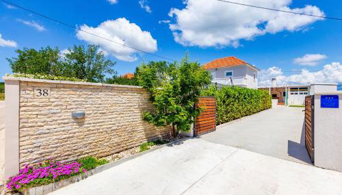 Serene Escape Near Zadar With Private Pool & Charming Outdoor Oasis - Foto 3