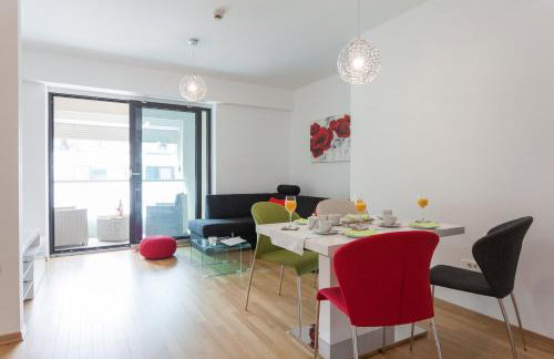 Apartment Navigatio with parking - Photo 31