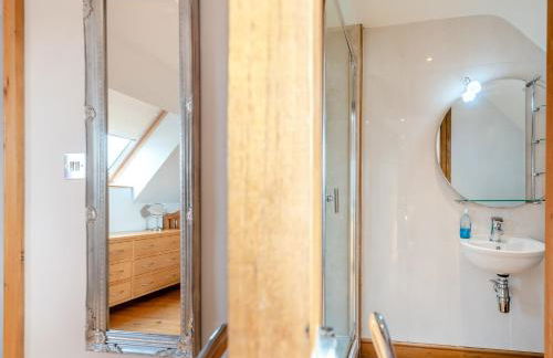 4 Bed in Llangyndeyrn CWRTY - Photo 18