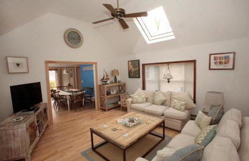 Cape Escape Chatham 5 Star Beach Chic 5 Min Walk to Beach-Newly Renovated Private Retreat AC - Foto 3