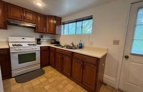 2nd Floor suite, close to ISU, Mill, & downtown - Foto 23