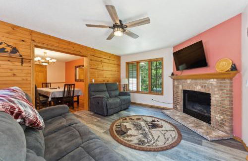 Dog-friendly 6-acre 5BR 3BA home, game room, deck, Wisconsin Dells 10min - Foto 15
