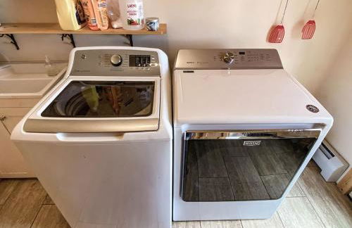 New! Beautiful, Spacious Modern Home on a Large Acreage - Peaks & Prairies Retreat - Foto 20