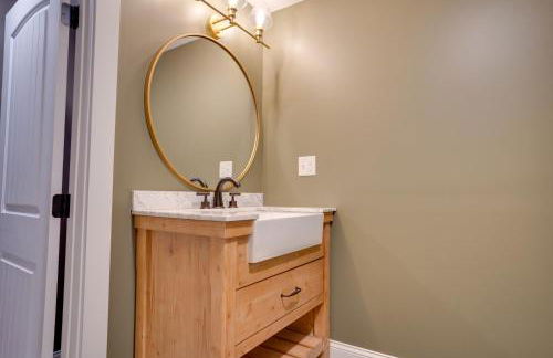 '"Luxury Mountain Getaway'" Sauna, Hot Tub, Massage Chair, Pool Table - Photo 23