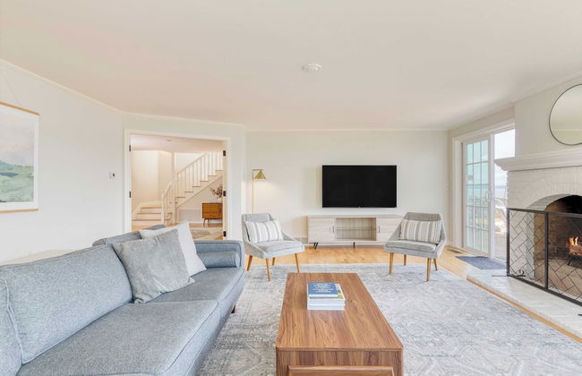 Colonial Bluff House Above the Sea by Avantstay - Foto 10