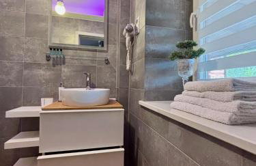 Apartament "Love Heaven" Jacuzzi SPA z dużą wanną z hydromasażem dla Dwojga - Foto 15