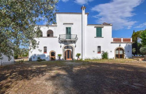 5 Bedroom Lovely Home In Lucera - Foto 1