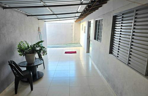 Casa Inteira em Umuarama 2 Quartos 5 Min do Centro - Foto 4