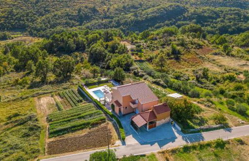 Three-Bedroom Apartment In Donja Ostrvica - Photo 8