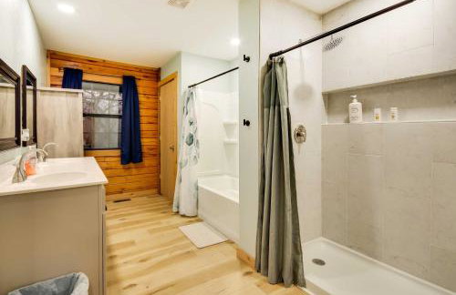 Tranquil Creekside Hideout: Families Welcome! - Foto 18